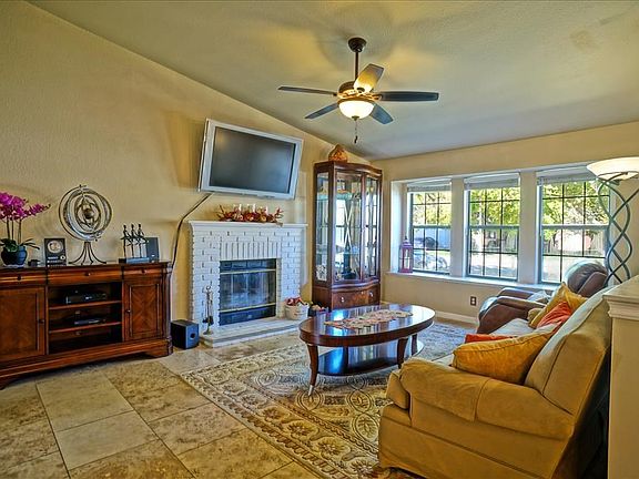 -Livingroom1