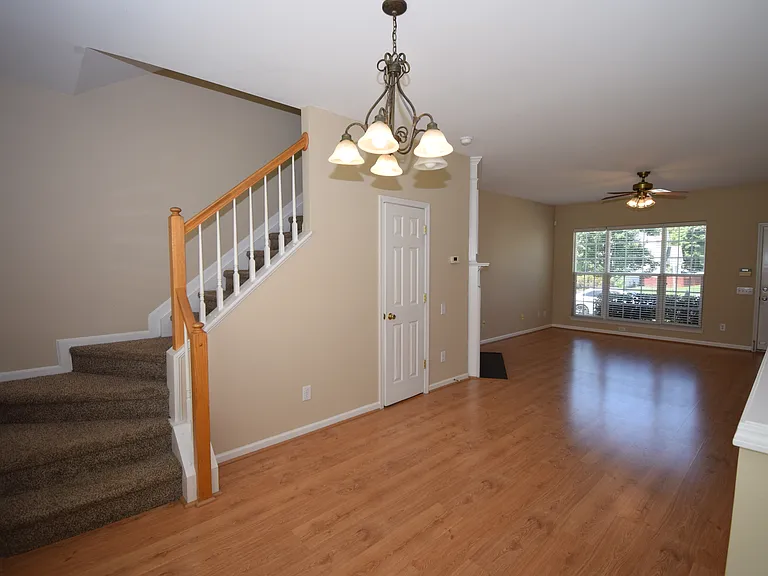 3322 Elizabeth Glen Dr — Photo 6