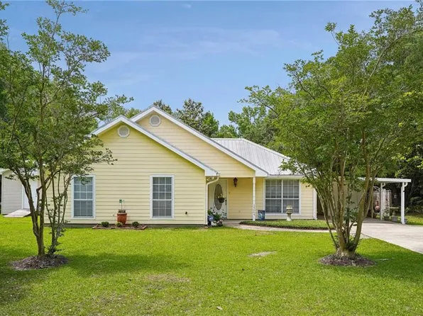 24664 Esquinance St, Lacombe, LA 70445
