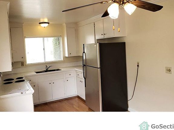 4th image of 182 Echo Ave APT 1