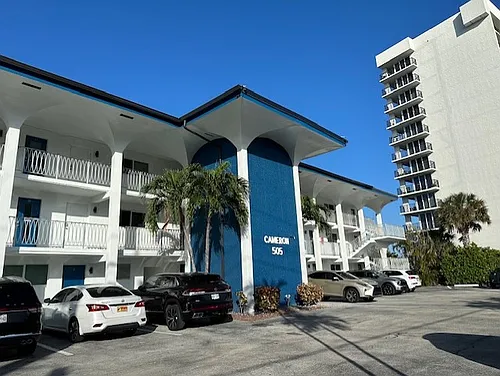 505 N Riverside Dr #4 Photo 1