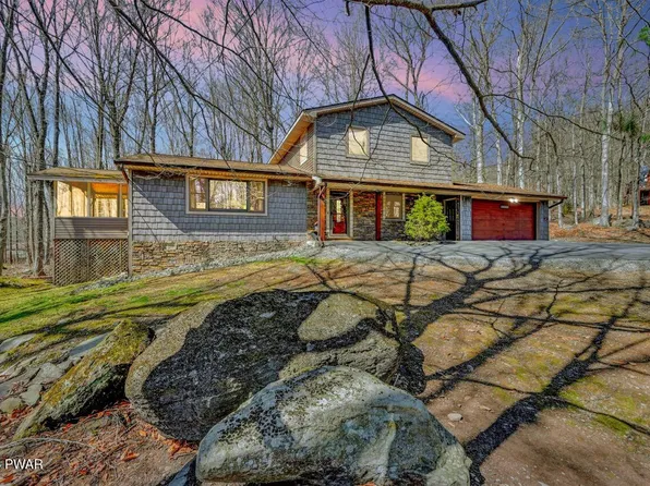 49 Woodhill Ln, Lake Ariel, PA 18436