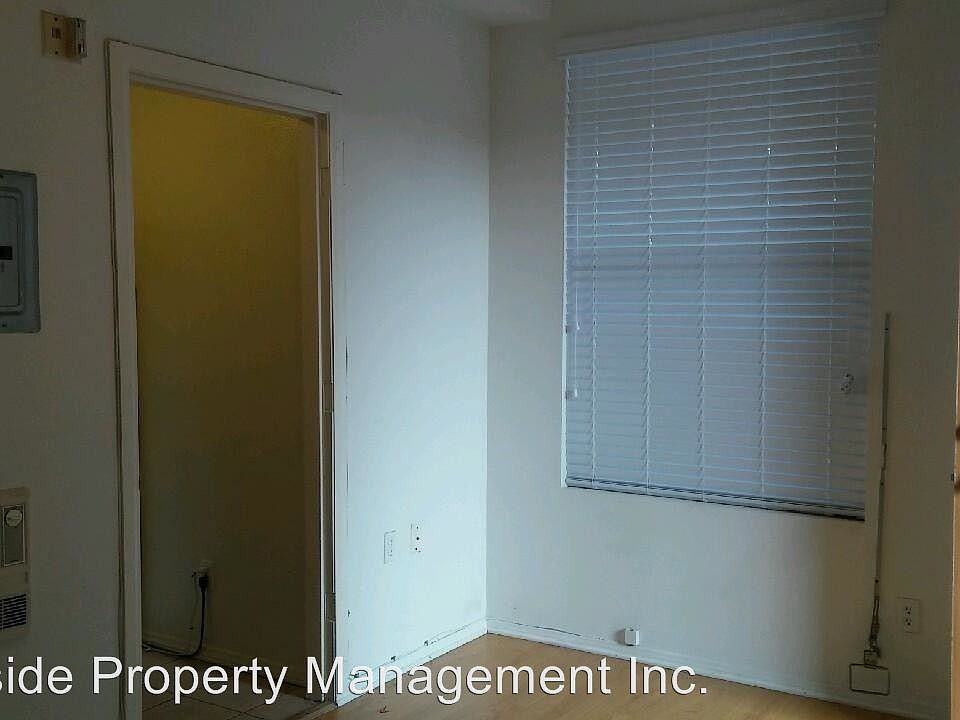 2nd image of 1117 3rd St APT 01