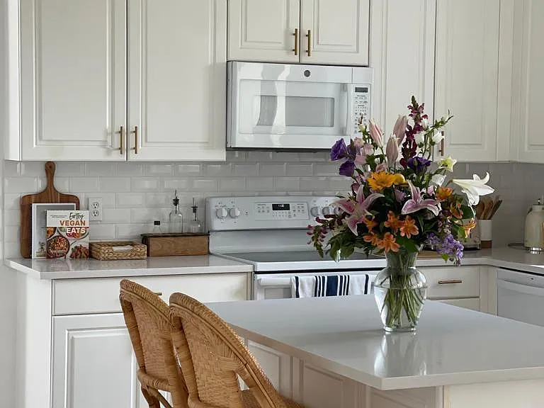 4600 Mariners Cove Dr — Photo 10