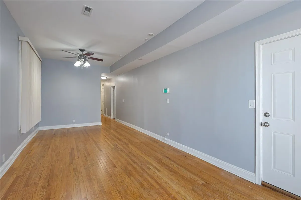 4 bed, 1200 sqft, $2,500 — Photo 4