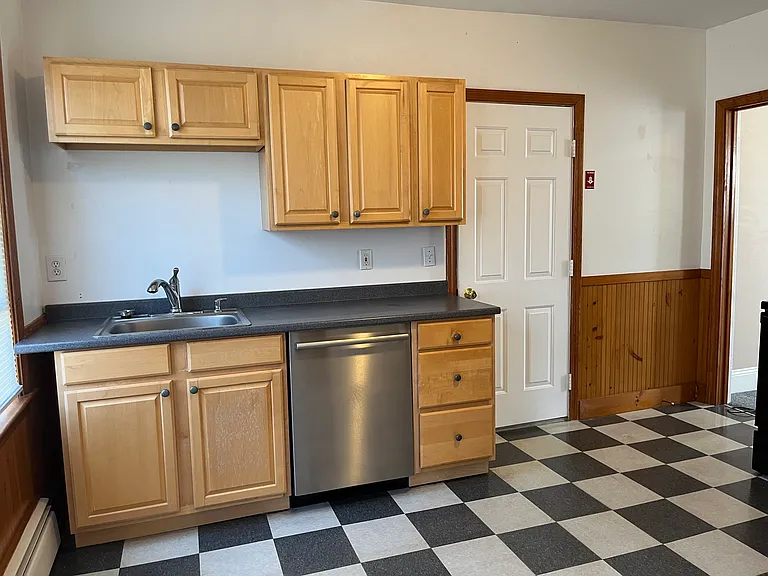 10 Sayles St #1 — Photo 3