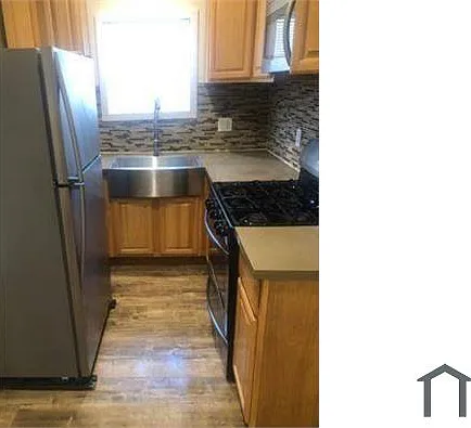 2411 W 10th St — Photo 5