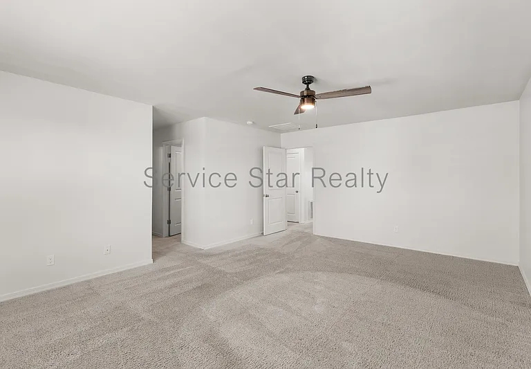 2402 E Alonso Dr — Photo 29