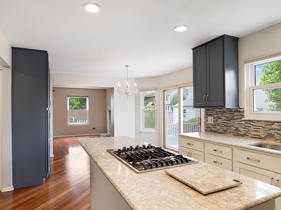 5th image of 288 Forest Dr