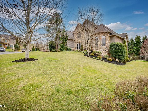 2nd image of 2450 Crescent Lake Pl