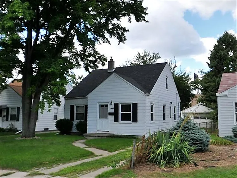 4113 Vogel Dr — Photo 1