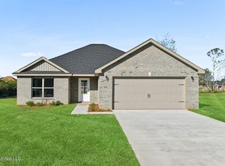 97 Hunters Trl, Picayune, MS 39466