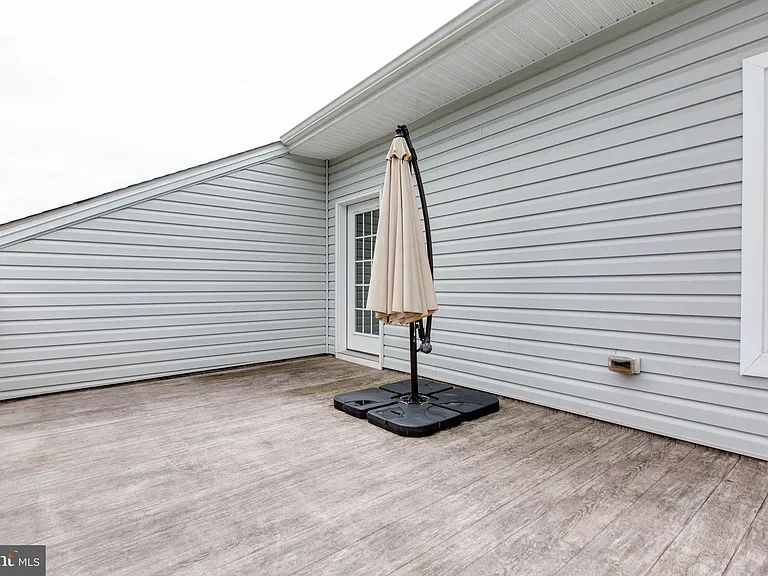 1022 Linden Dr — Photo 43