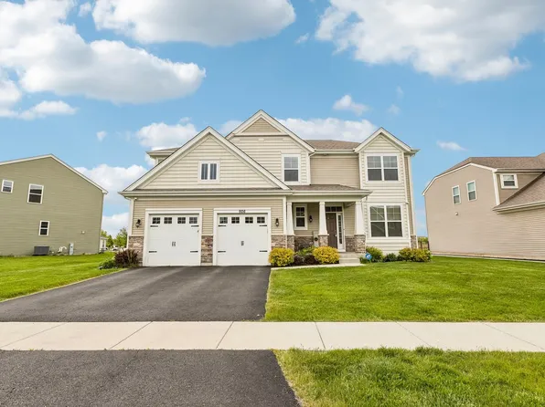 926 Catamaran Cir, Pingree Grove, IL 60140