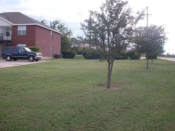 2nd image of 2200 Katy Ln