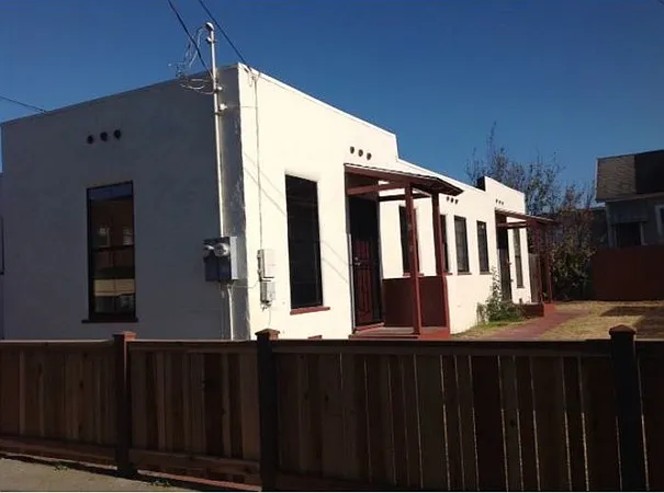 1436 Russell St — Photo 1