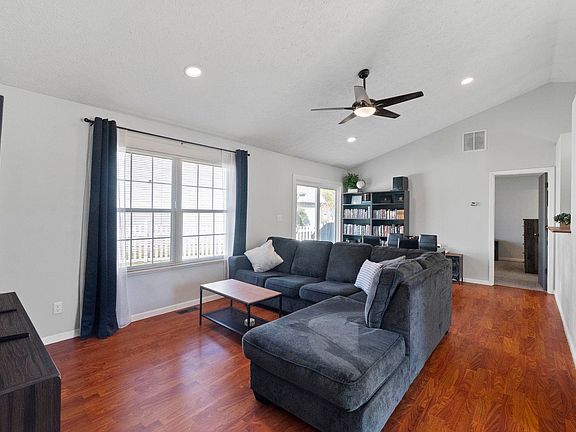 4th image of 4412 Mason Dixon Dr