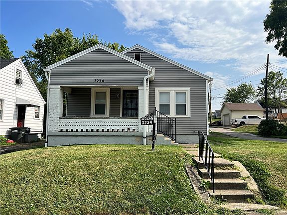 2nd image of 3234 Oakridge Dr