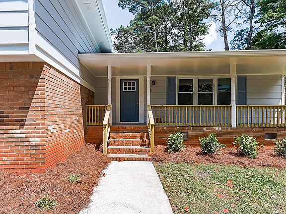 3rd image of 1480 Oak Forest Way SE