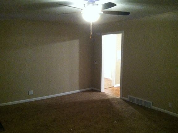 3rd image of 916 S 13th St
