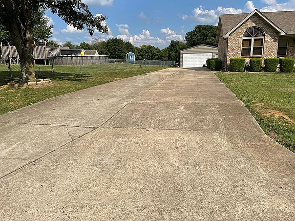 5th image of 1031 Walnut Creek Dr