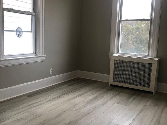 4th image of 15 Clifton Pl #1L