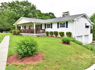 22 Spreading Oak Ln, Asheville, NC 28806
