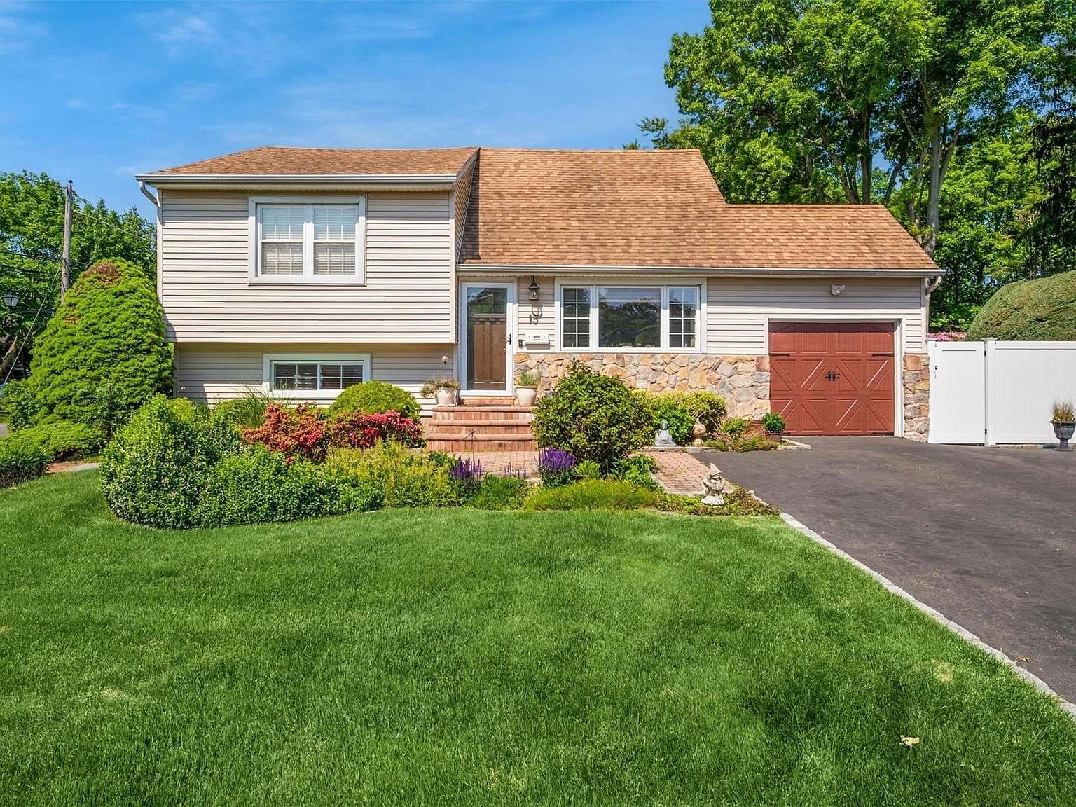 15 Fleetwood Avenue, Melville, NY 11747 Zillow