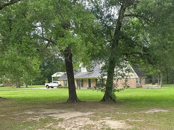 120 Bevan Cir, Sour Lake, TX 77659