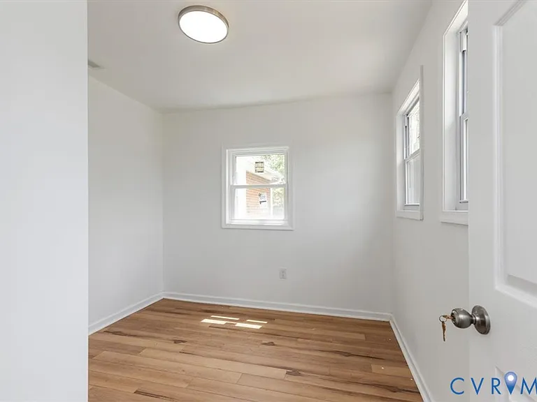 1806 Sussex St — Photo 23