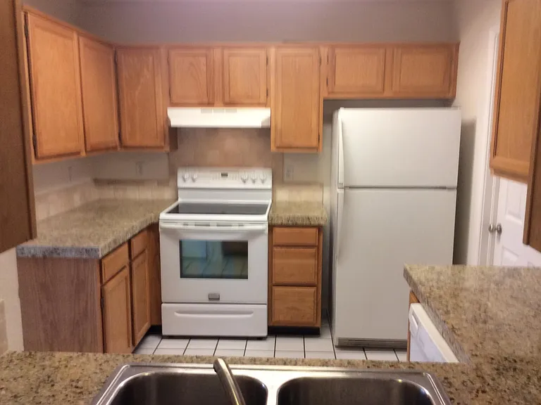 2050 E Farr Ln — Photo 15