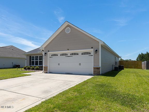 3rd image of 215 Wood House Drive