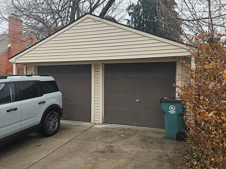 326 Catalpa Dr — Photo 12