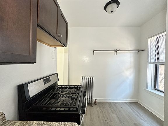 5th image of 931.5 W Sunnyside Ave #E3
