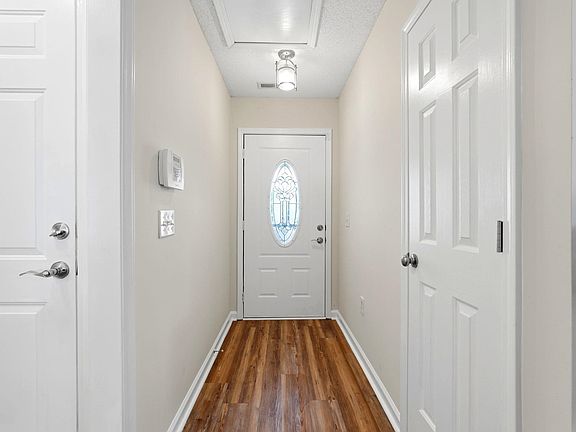 3rd image of 1648 Langley Dr.