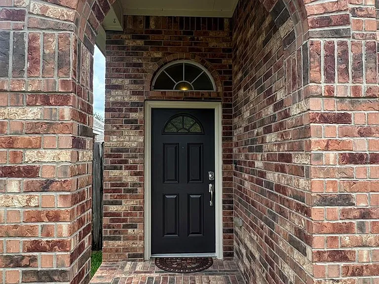 10006 Kendahlwood Ln — Photo 3