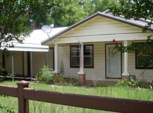 11439 Clover Ln, Frankston, TX 75763