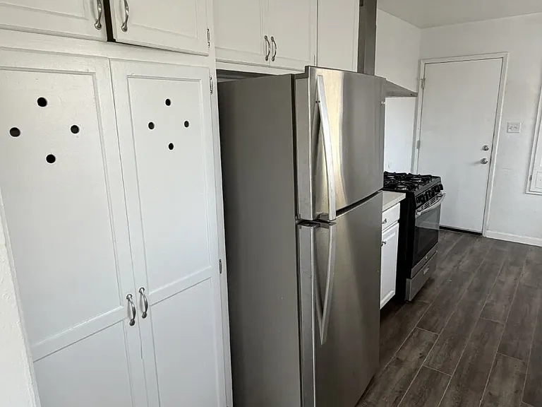 1400 Maitland Dr — Photo 6