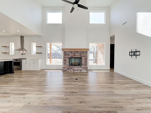 3rd image of 10071 Lacewood Dr