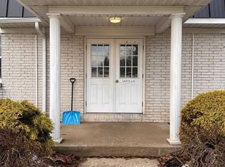 15741 Grove St APT E7, Middlefield, OH 44062