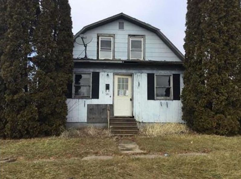 1st image of 320 E North Railroad St