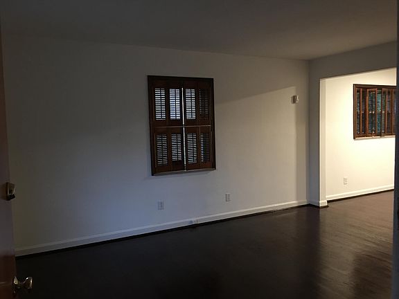 3rd image of 514 Lowell Ave #1