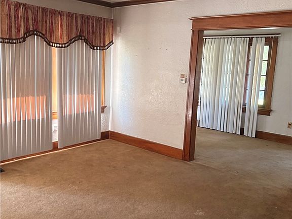 5th image of 401 Willowwood Dr