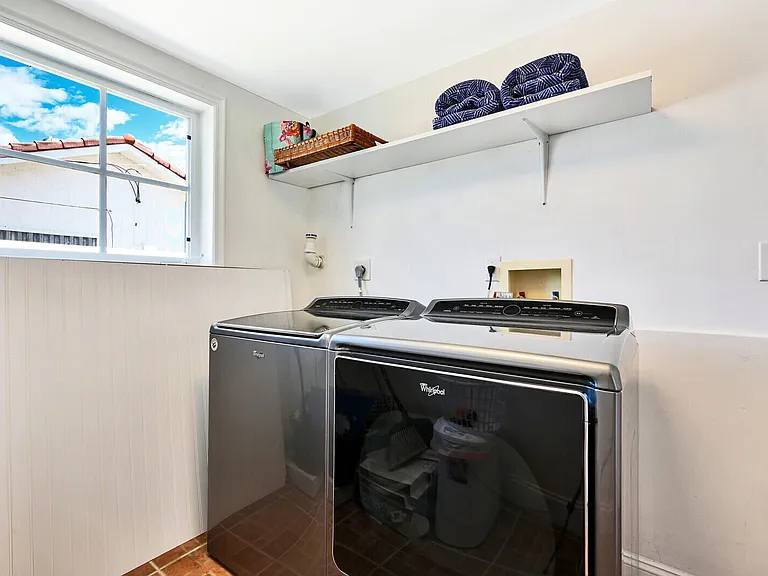 904 SE 12th St — Photo 14