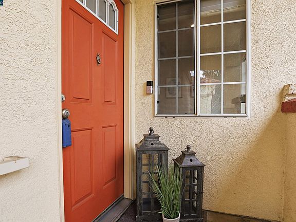 3rd image of 7020 Stagecoach Rd APT G