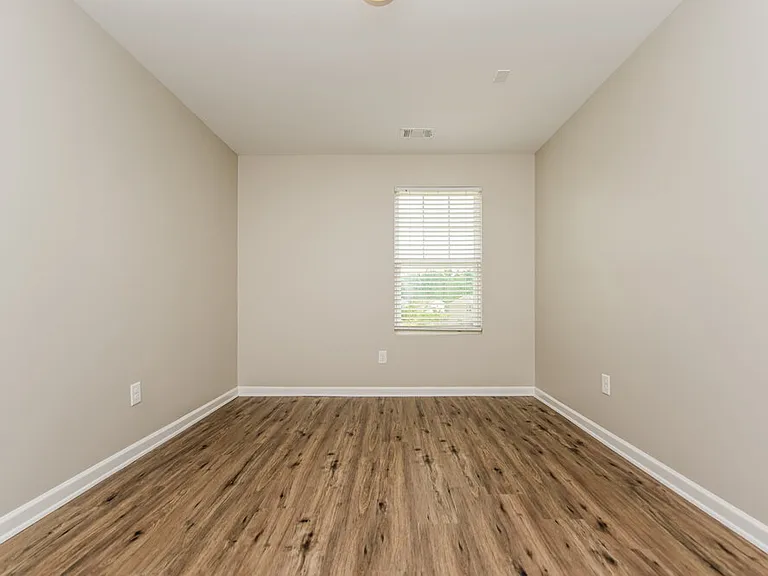 1083 Coldwater Dr — Photo 13