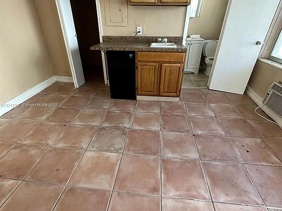 3rd image of 2801 NW 10th Ave #4