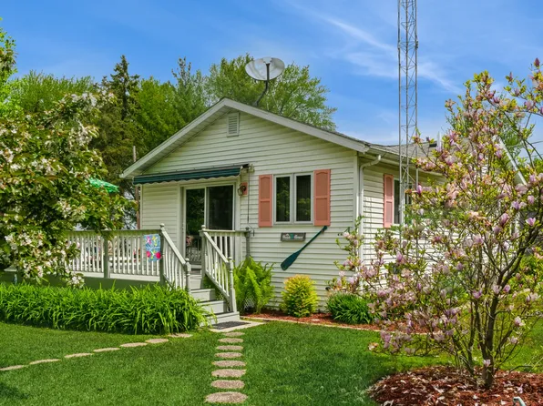 26477 Springwell St, Antioch, IL 60002