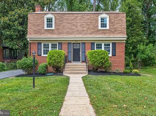 6536 Oakwood Dr, Falls Church, VA 22041