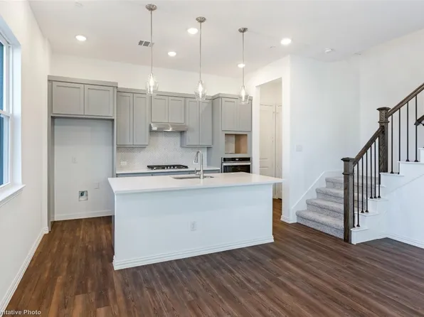 9942 Bates St, Irving, TX 75063